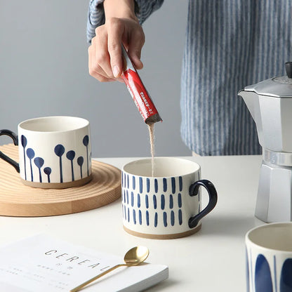 Tasse à café en céramique avec motifs de couleur bleu 450ml